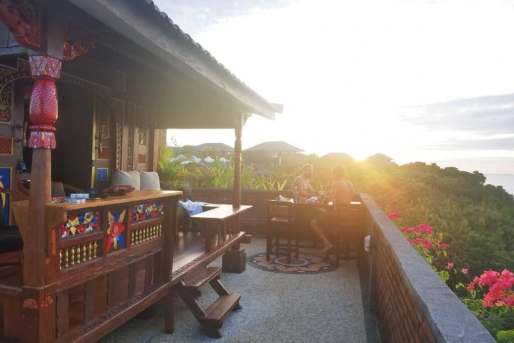 The Hidden Escapes Bingin- Sunset Rooftop Wood House With Ocean View & Private Kitchen Uluwatu Екстериор снимка